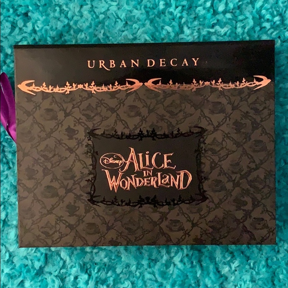 Urban Decay's Alice in Wonderland Book of Shadows